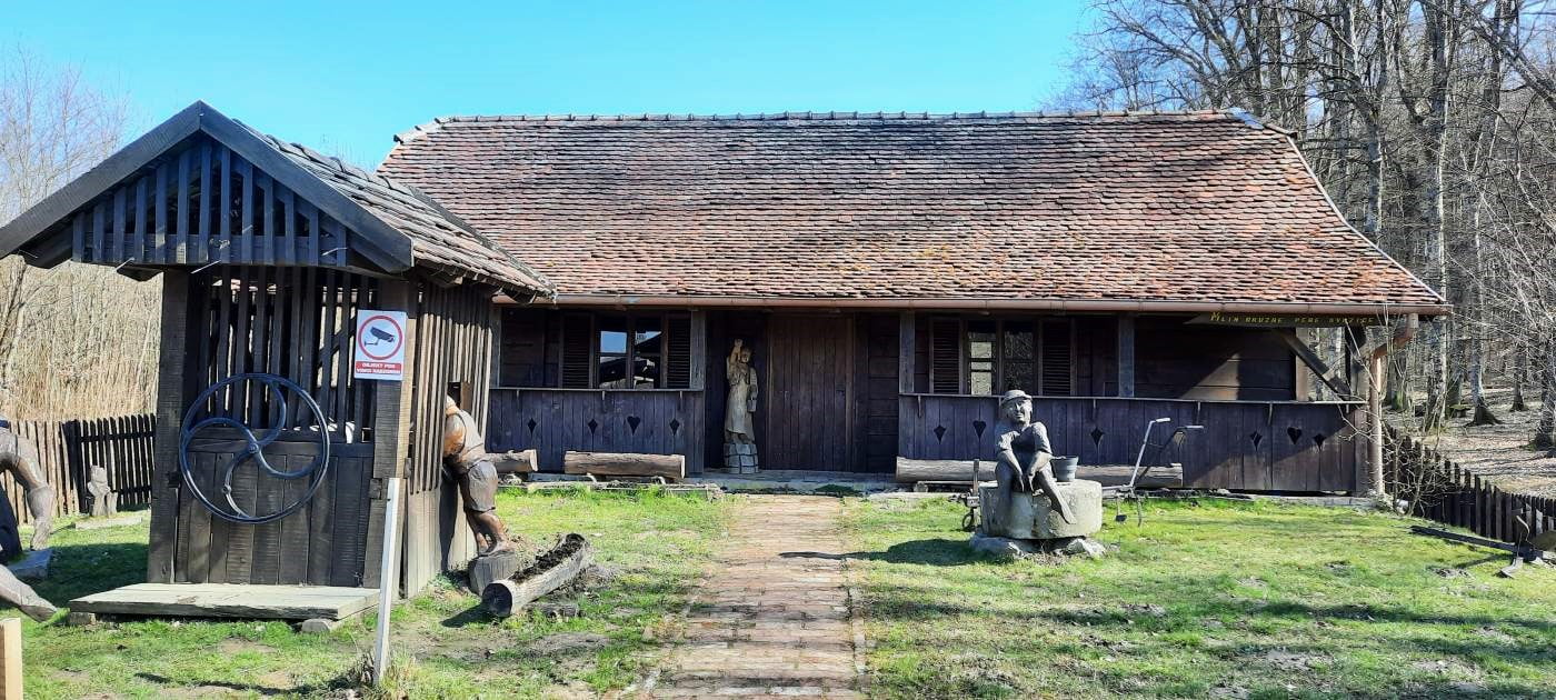 Kulturni Centar Mato Lovrak - Družba Pere Kvržice.