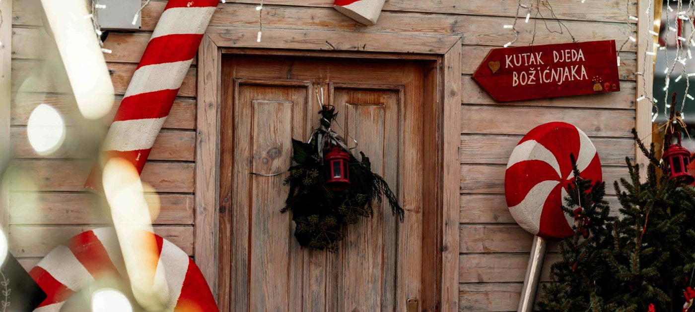 Advent u Vukovaru pod geslom Radost iščekivanja započeo je 3. prosinca i trajat će sve do Badnjaka, a programi će se održavati na nekoliko lokacija u gradu.