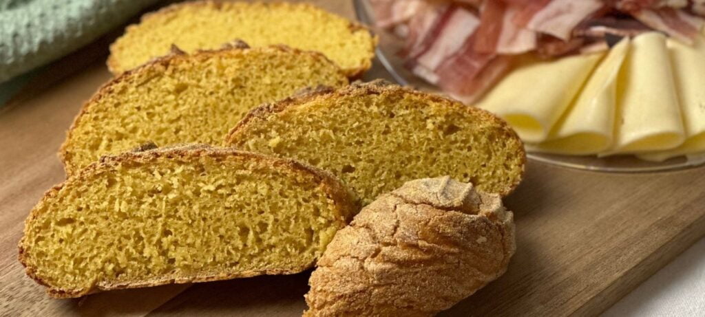 Kukuruzni kruh baš kakav su nekada pripremale naše bake.
