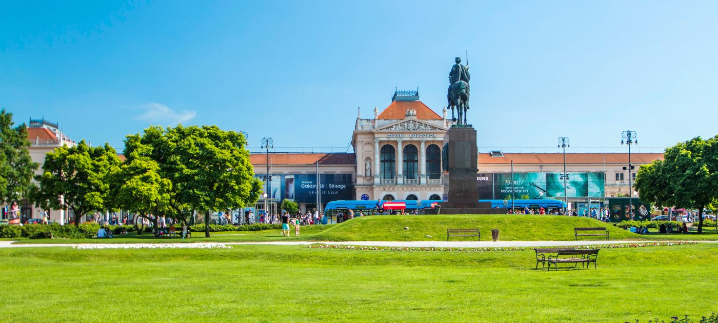 Zagrebačka veljača u kazalištu.