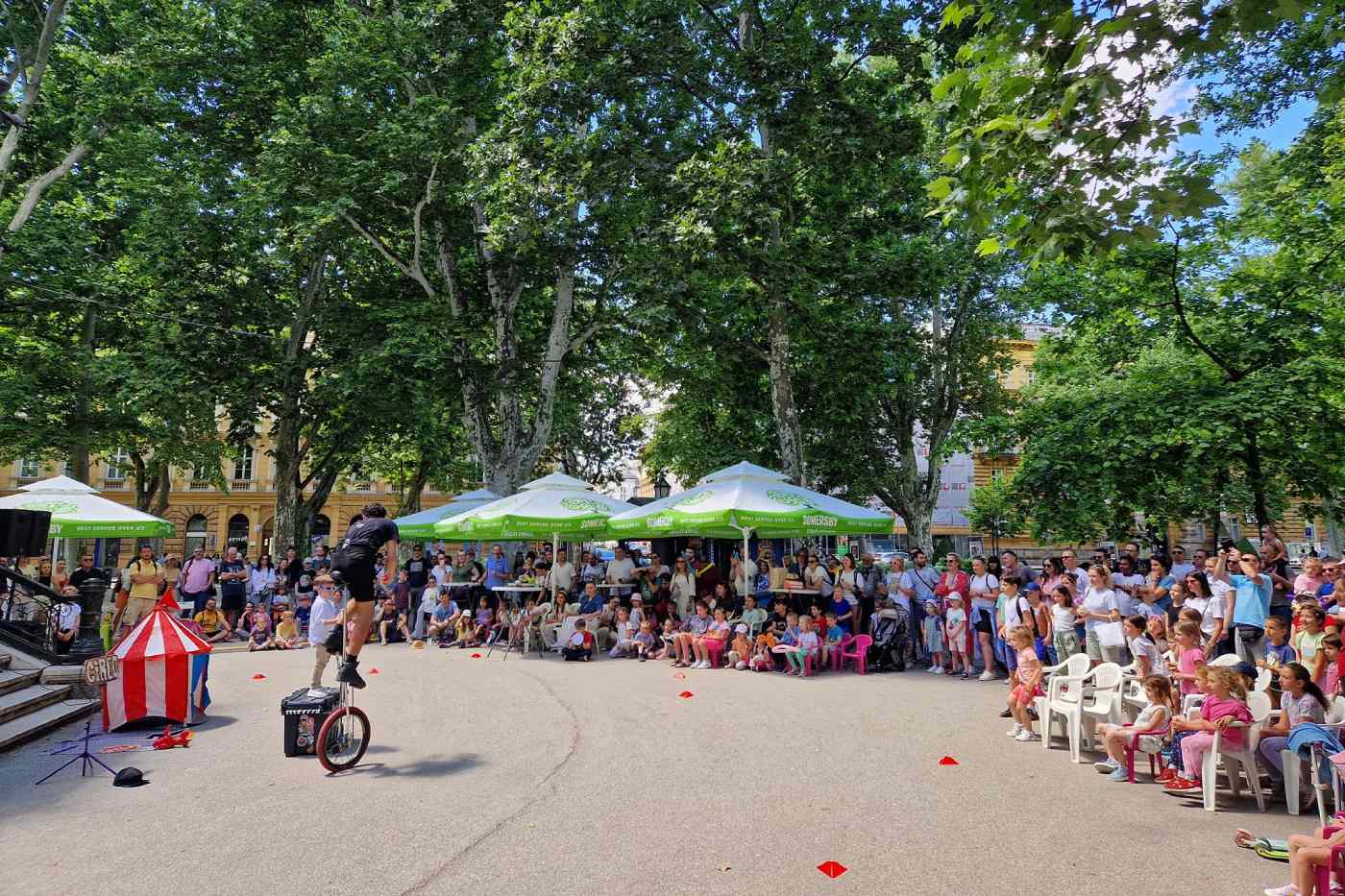 Događanja u Zagrebu. Cest is d Best - international street festival 