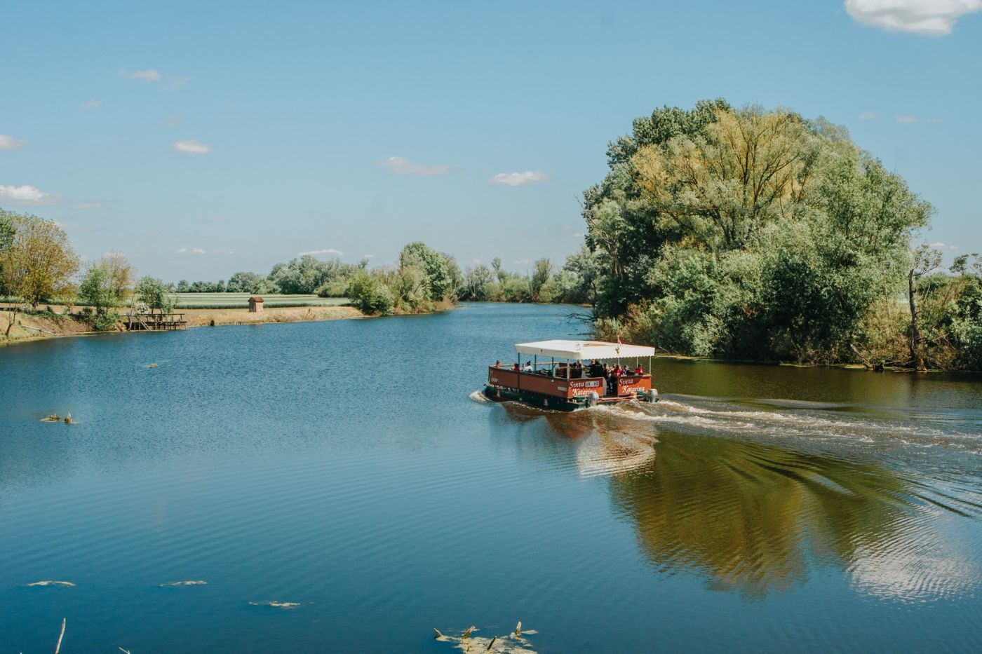 Turistički brod Sveta Katarina.