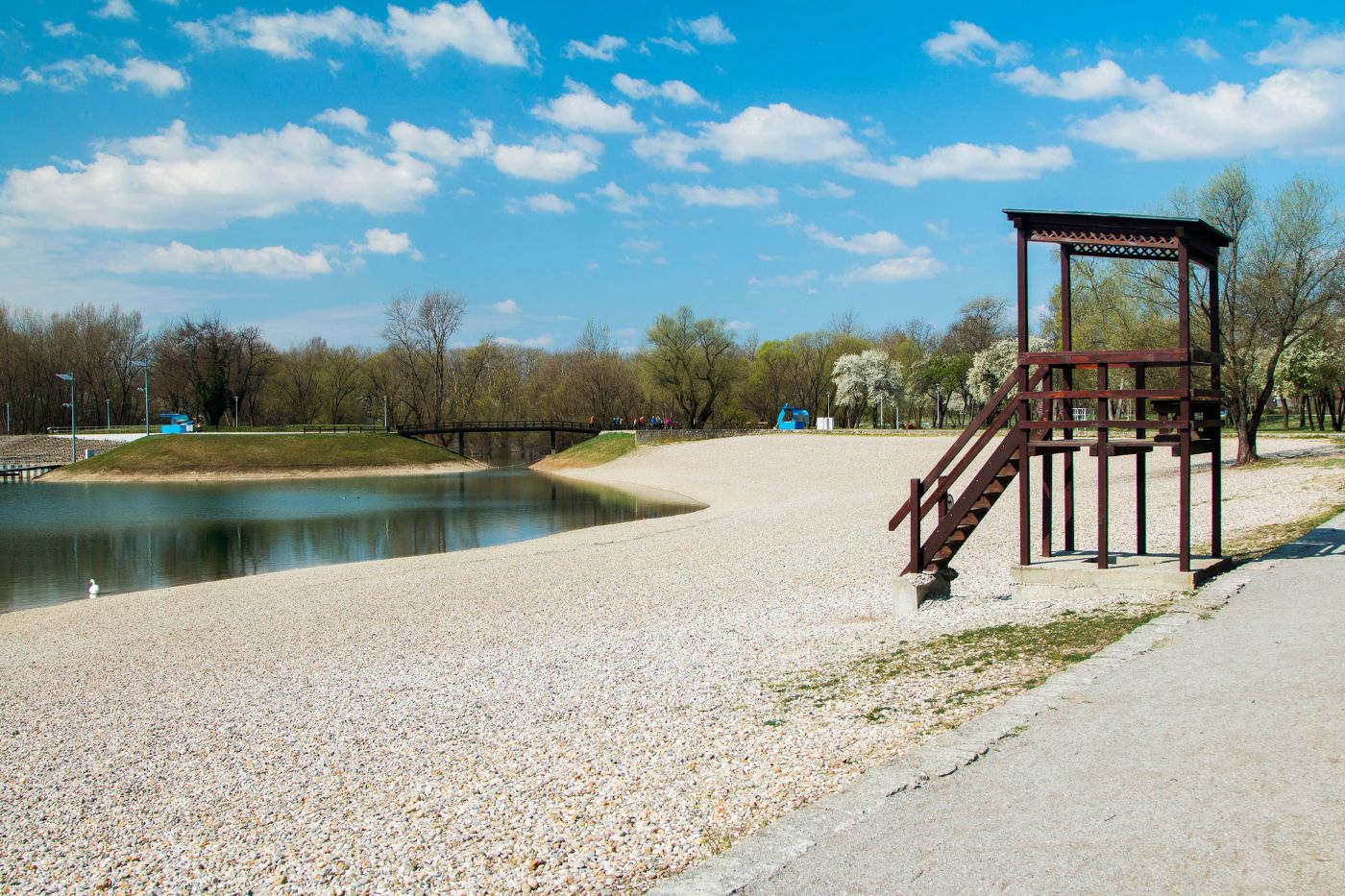 Zagrebačko jezero Bundek, kupanje.