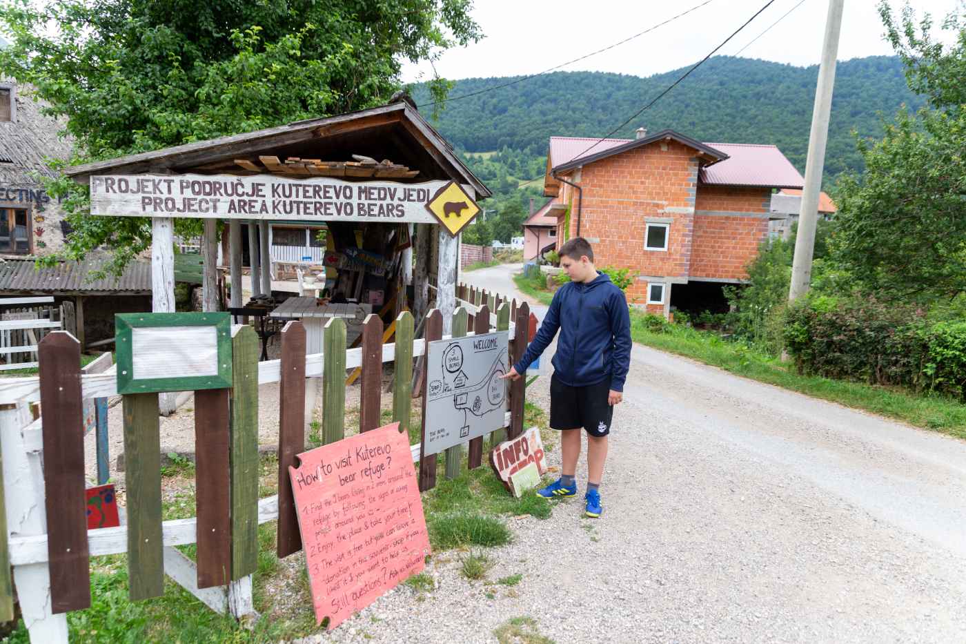 Utočište za mlade medvjede Kuterevo. 