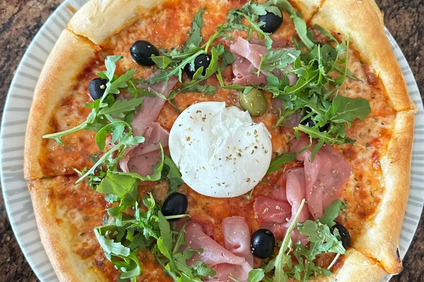 Aquae Vivae. Ponuda svježe pripremljenih pizza