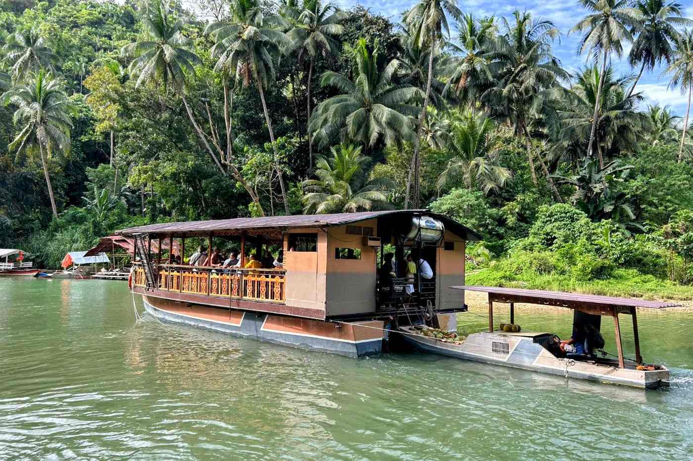 Filipini. Krstarenje po Loboc rijeci, Bohol.