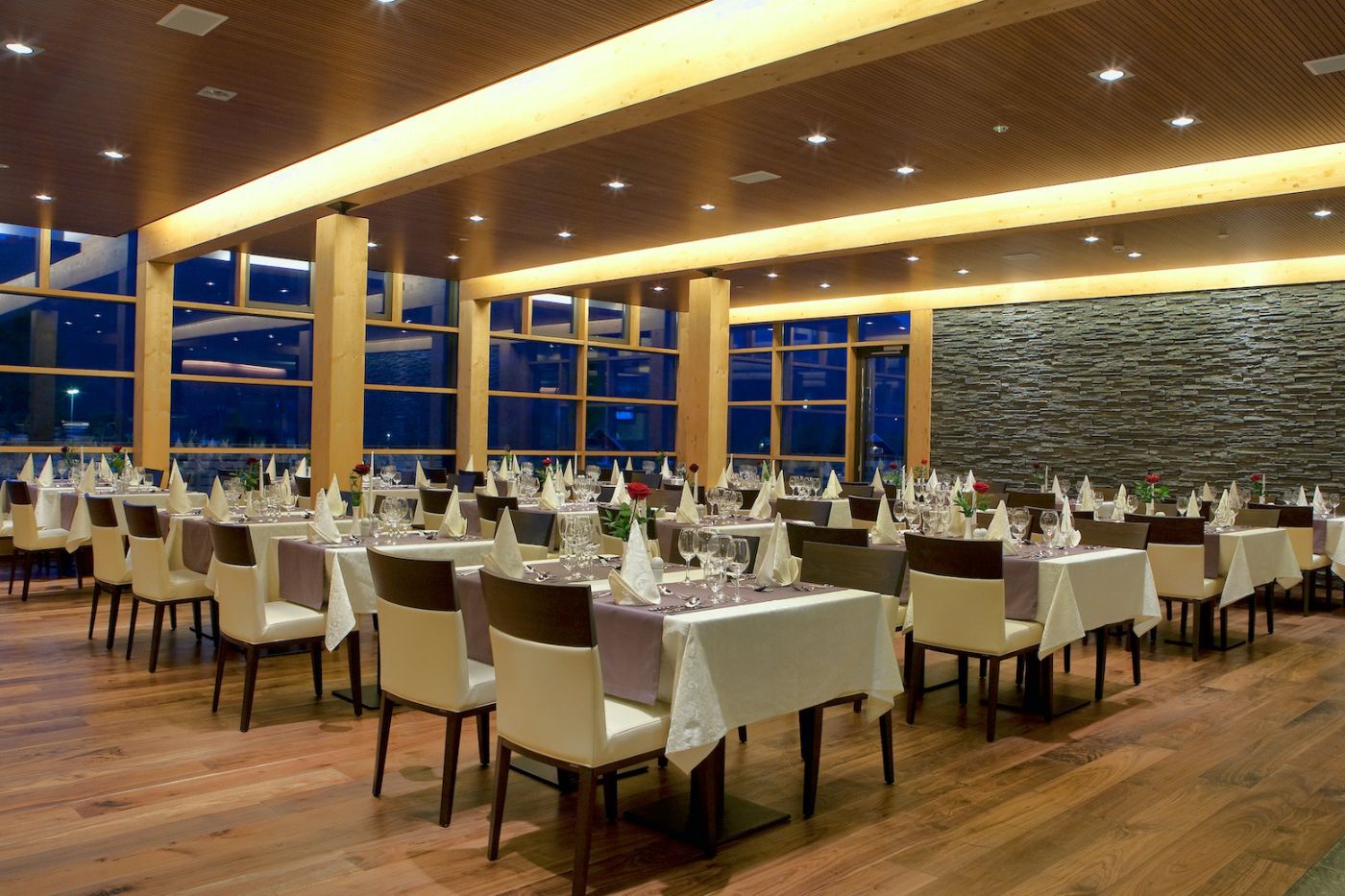 Restoran u Bohinj ECO Hotelu.