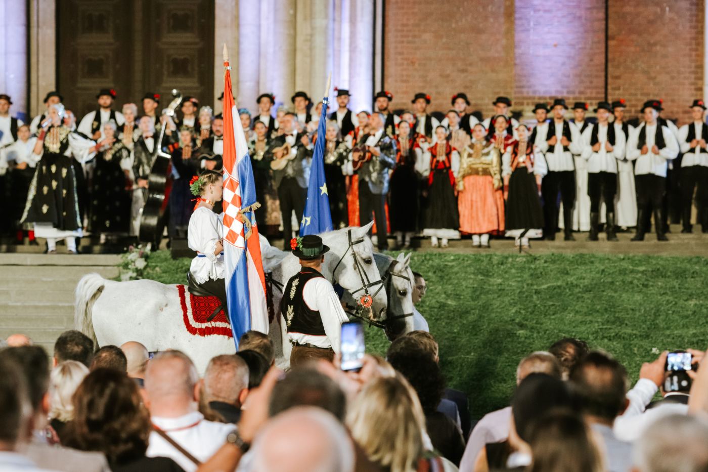 Đakovački vezovi – svečano otvorenje.