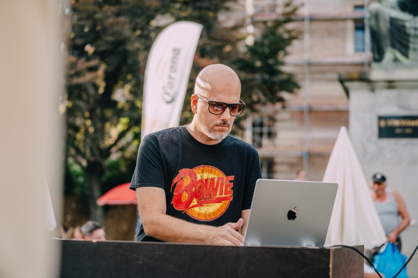 Zavani program uz DJ-eve