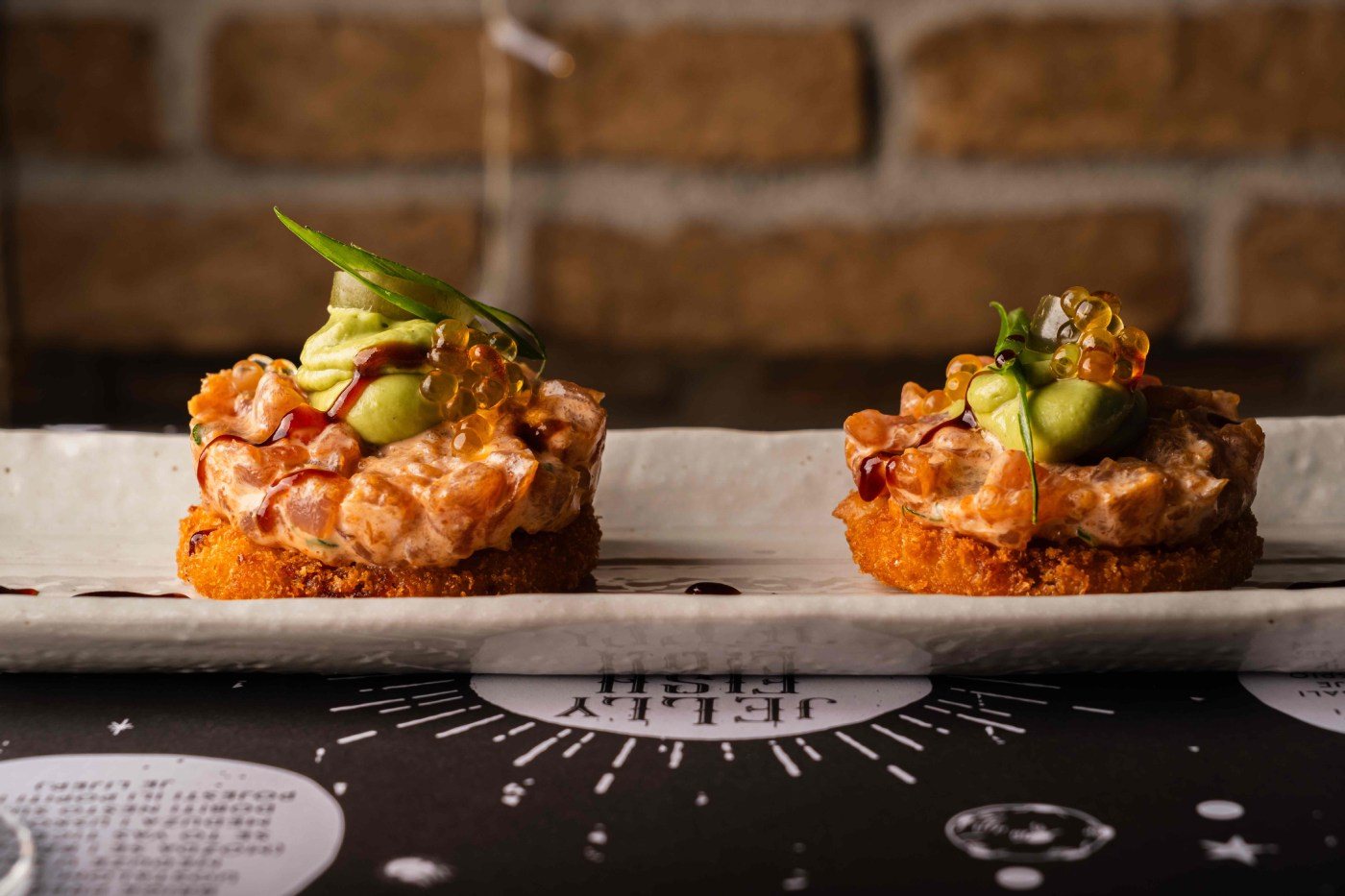 Jellyfish in space, Rice cake (tuna tartar)