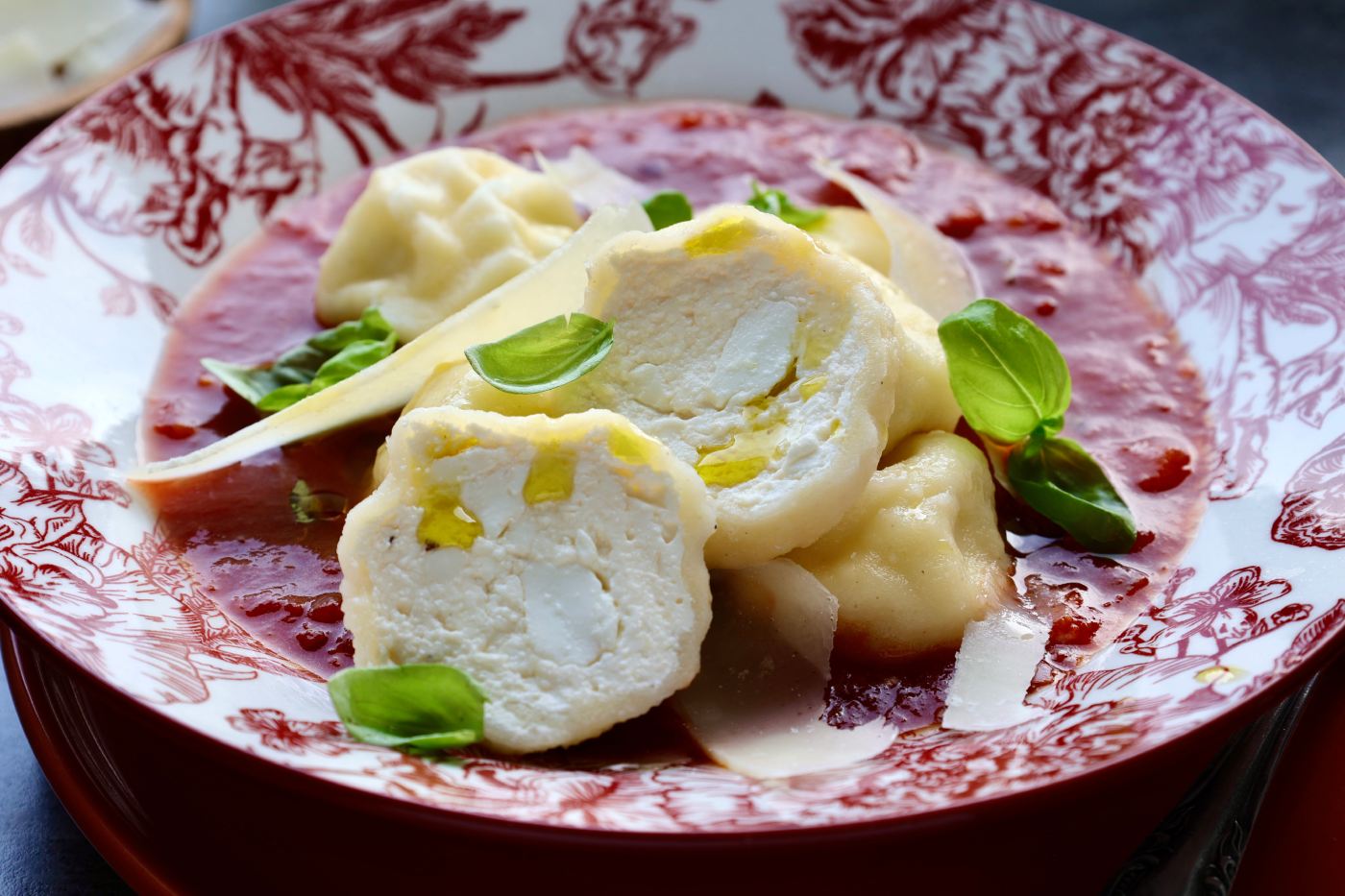 Gnudi sa sirom.