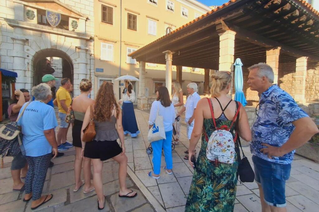 Cres slavi 180 godina turizma. 