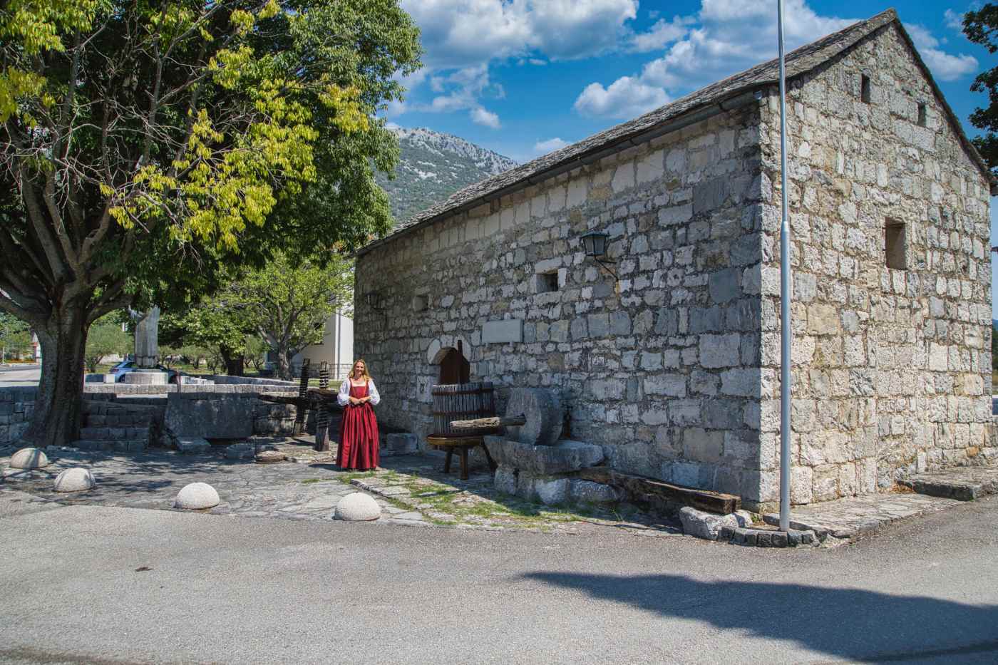 Omnivia agencija. Povijesni muzej Poljica, Mila Gojsalić.