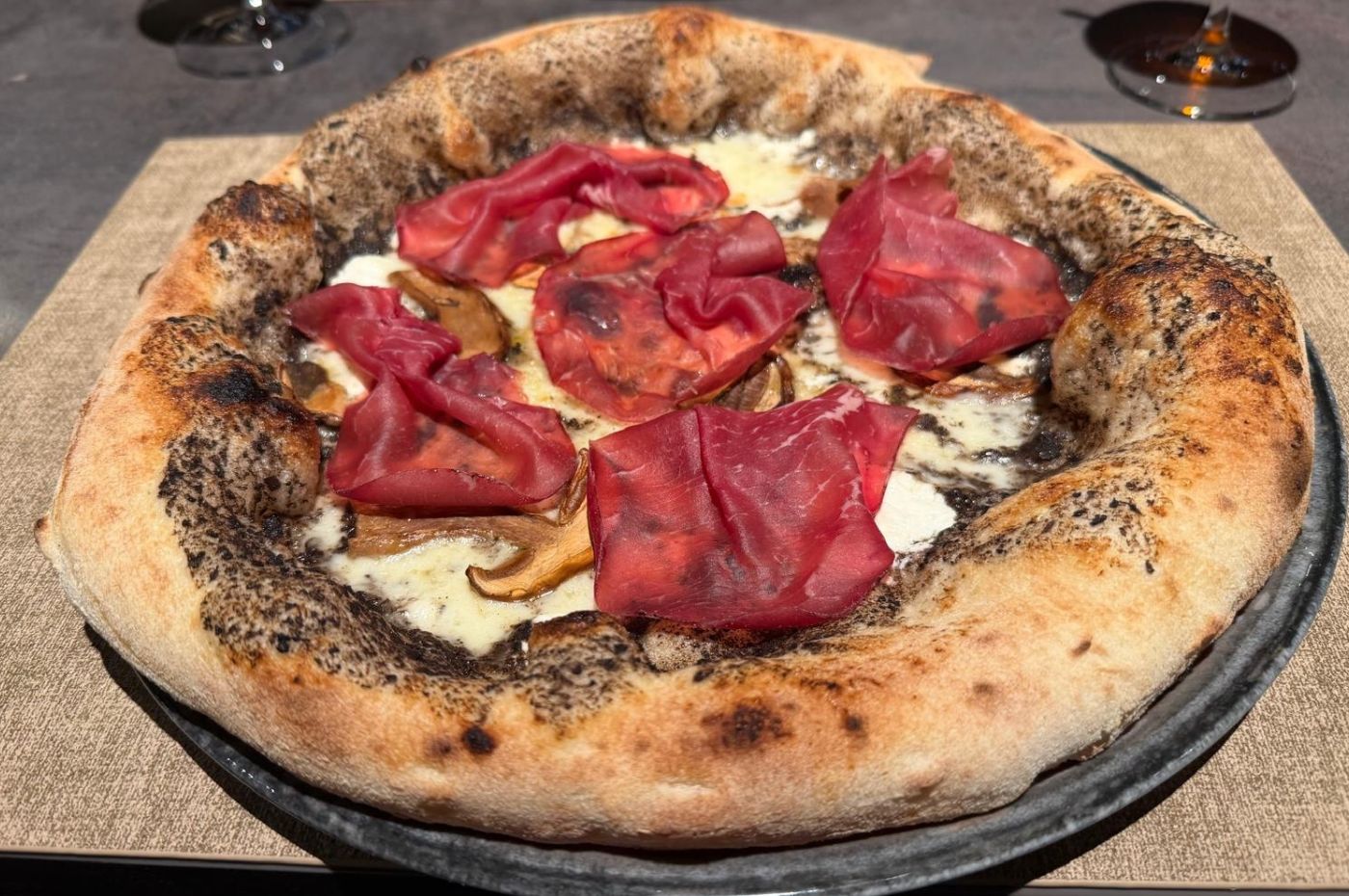 Pizza vrganji.