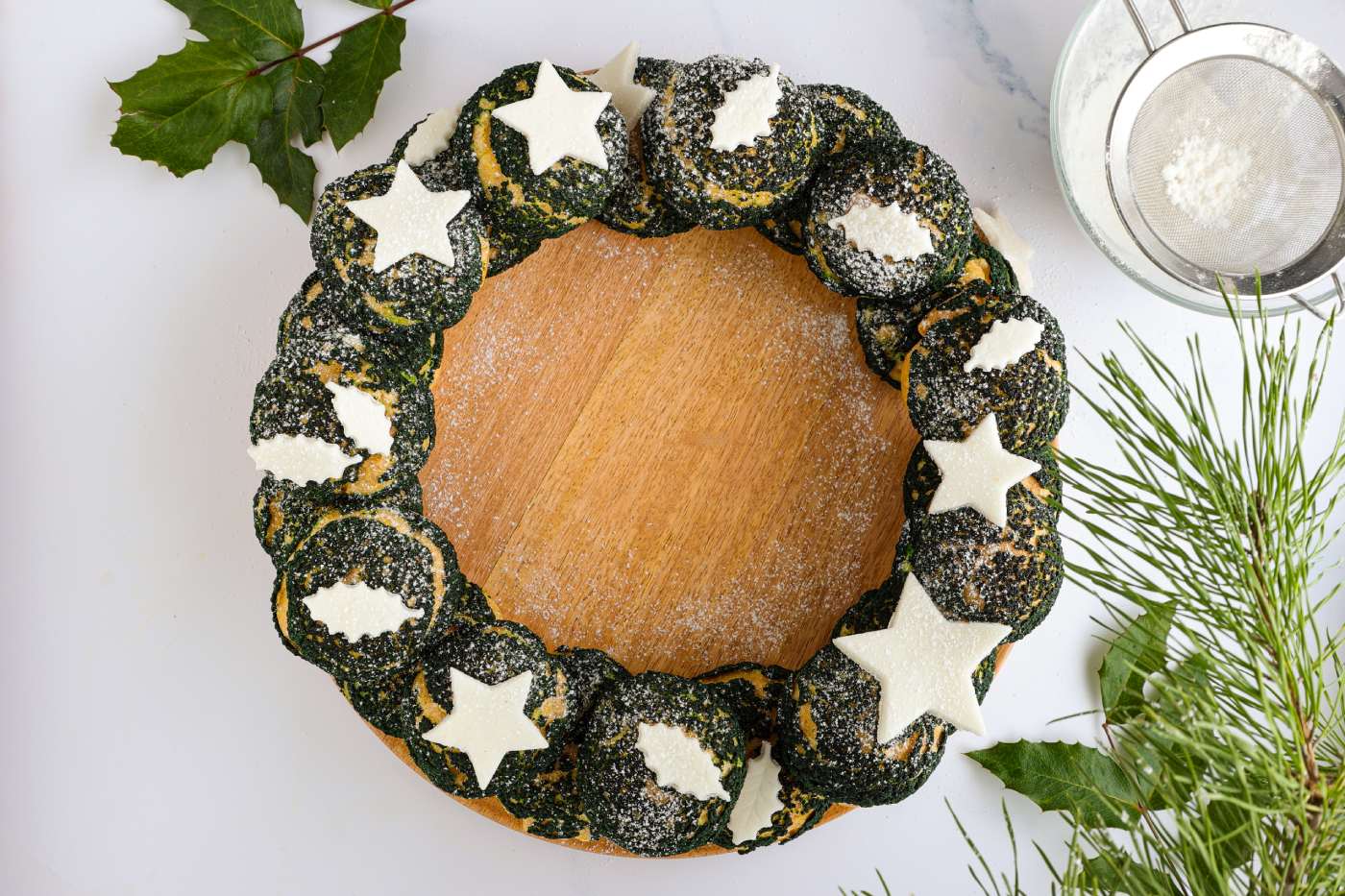 Blagdanski vijenac s okusom medenjaka