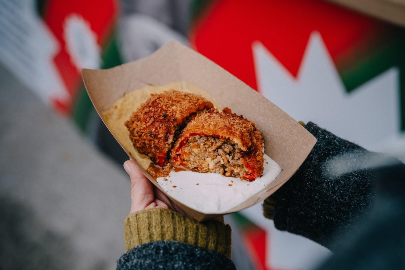 Mama zakucava, Trica paprikica. 