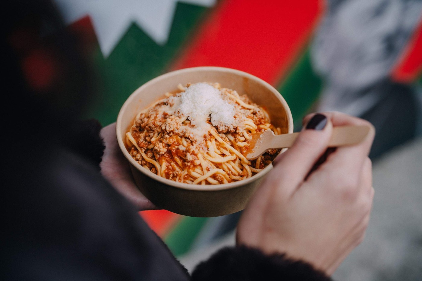 Pastamisee tjestenina s bolognese umakom. 